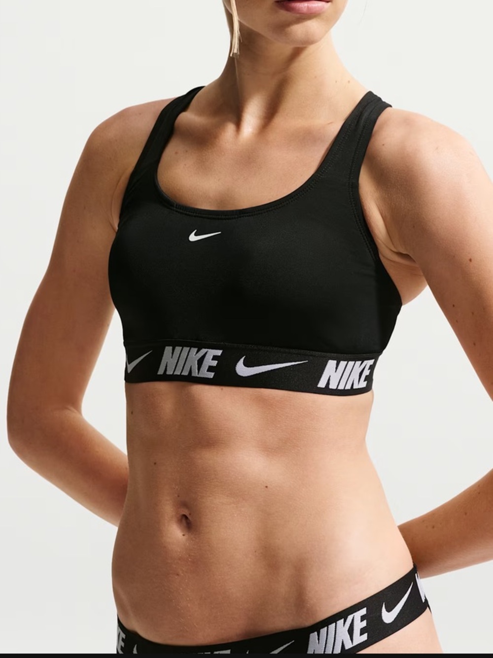 Nike Swim New Women's Banded Bikini
In black. Size Small NWT